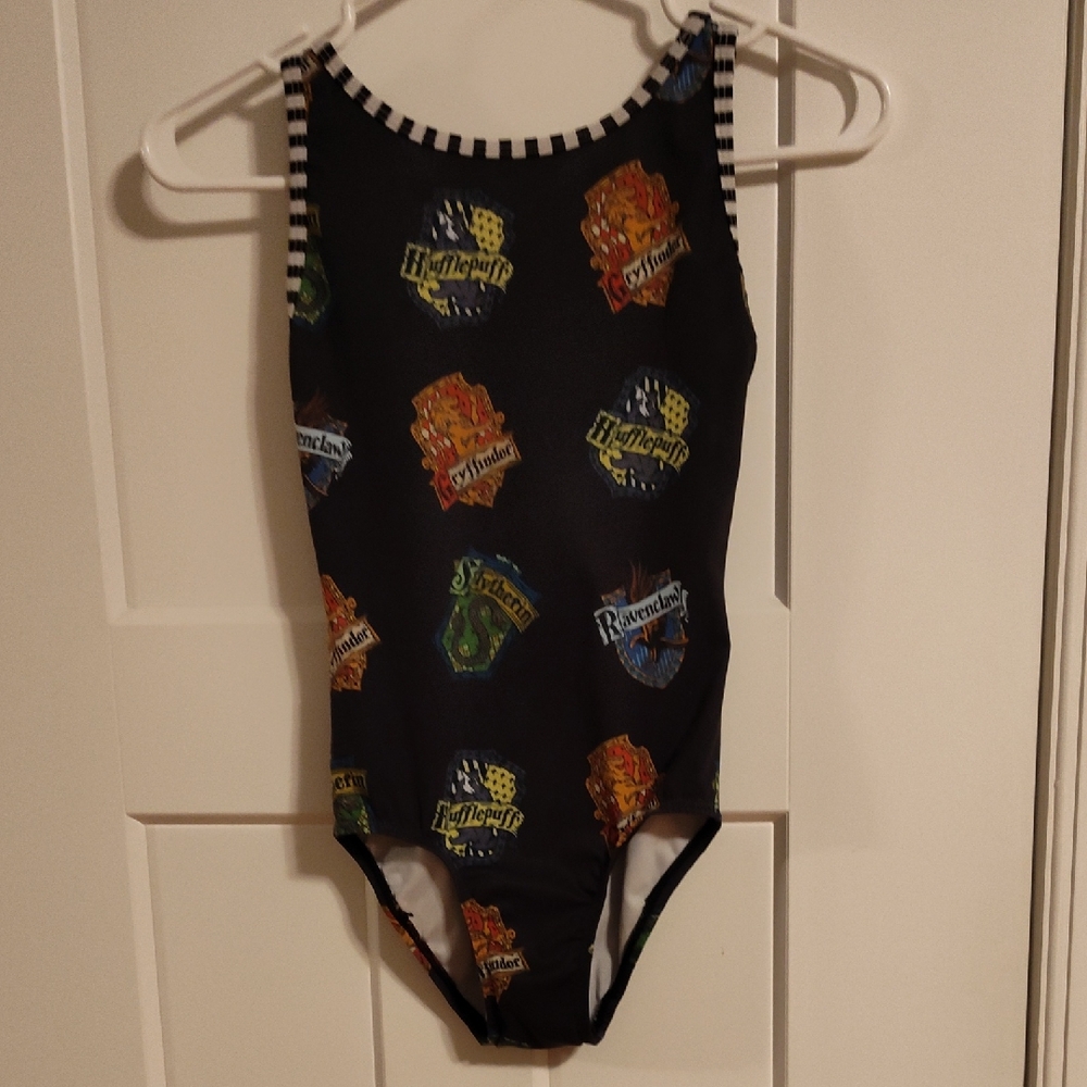 Kids Hogwarts House Emblem One Piece